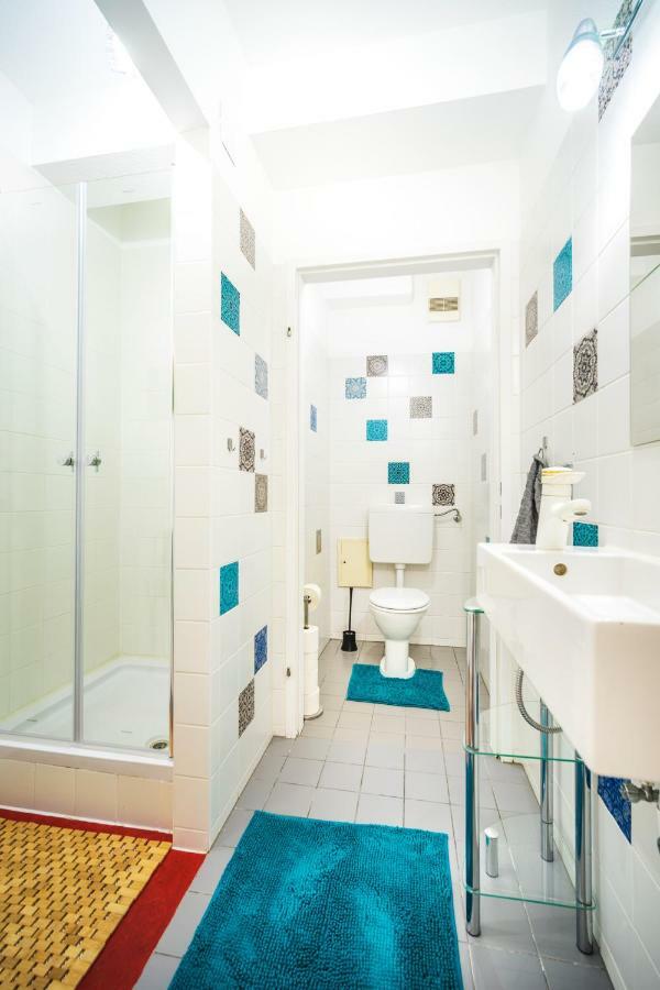 10 Min. Downtown - 2 Bedrooms - Parking Apartment Wien