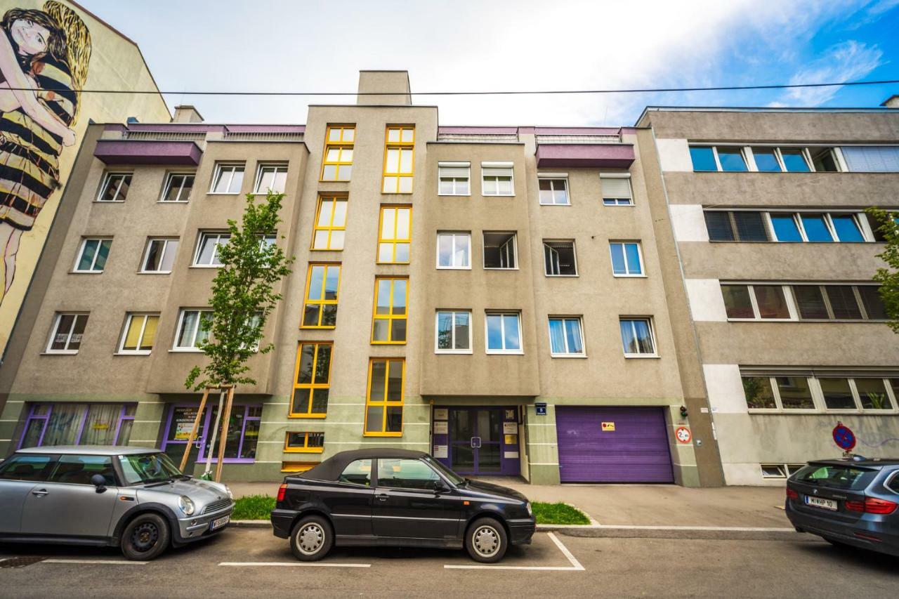 10 Min. Downtown - 2 Bedrooms - Parking * Wien